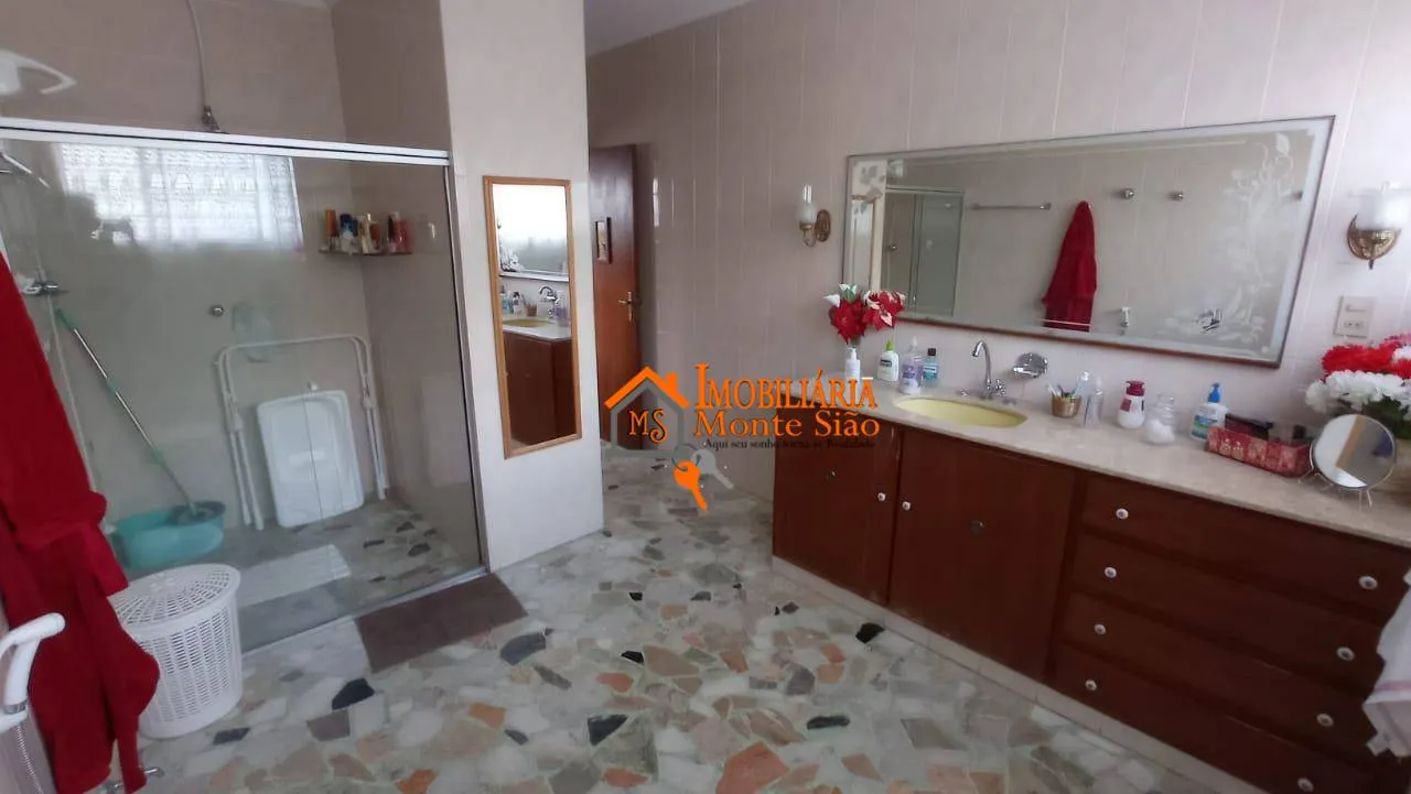 Imagem Casa com 2 dormitórios à venda, 400 m² por R$ 1.200.000,00 - Vila Galvão - Guarulhos/SP