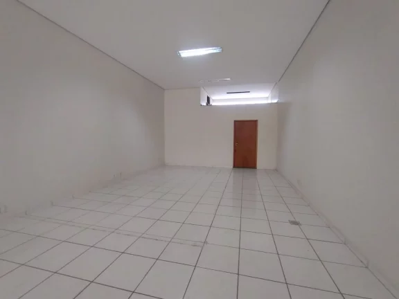 Imagem Barracão comercial , amplo com ótima metragem ,contendo copa , 2 banheiros , localizado em Santa T...