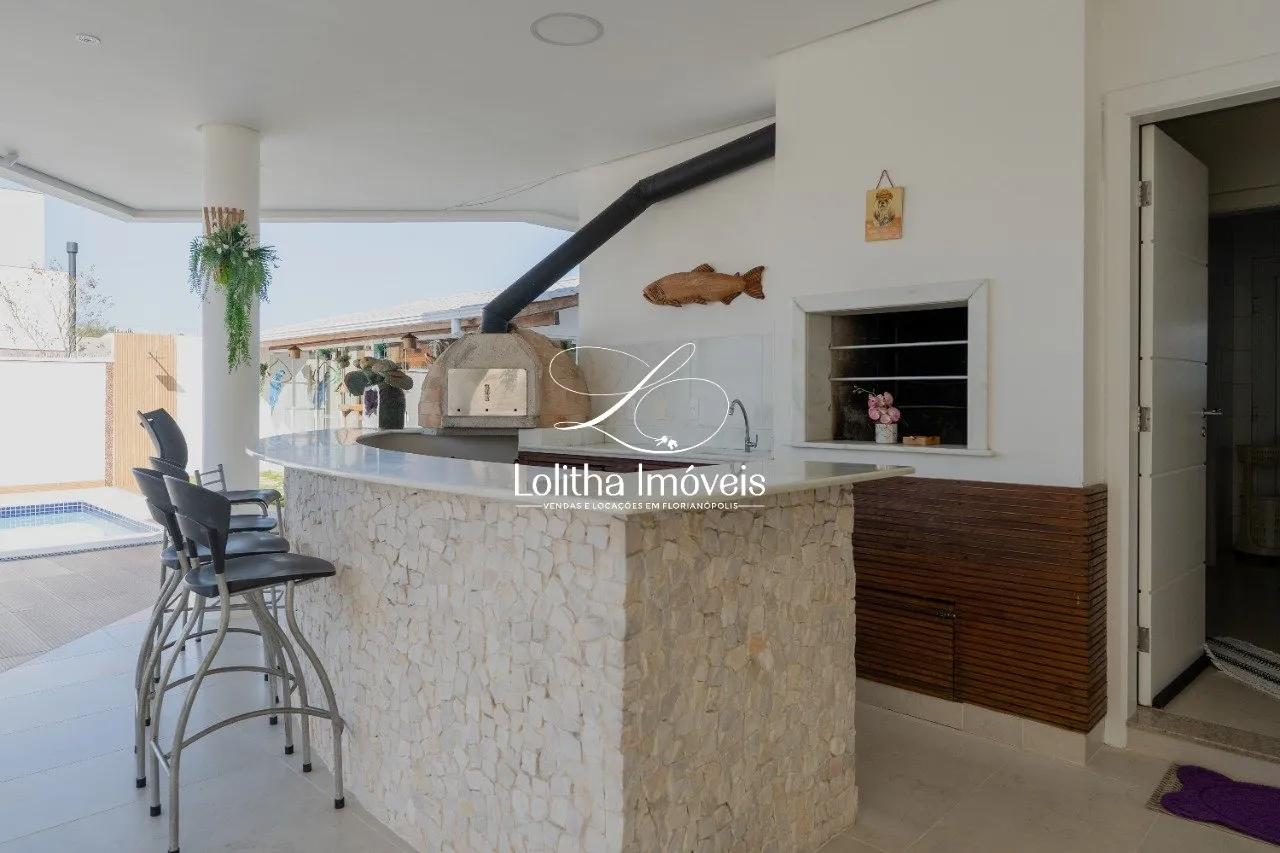 Imagem CASA DE ALTO PADRÃO COM 4 SUÍTES À VENDA EM JURERÊ - FLORIANÓPOLIS/SC