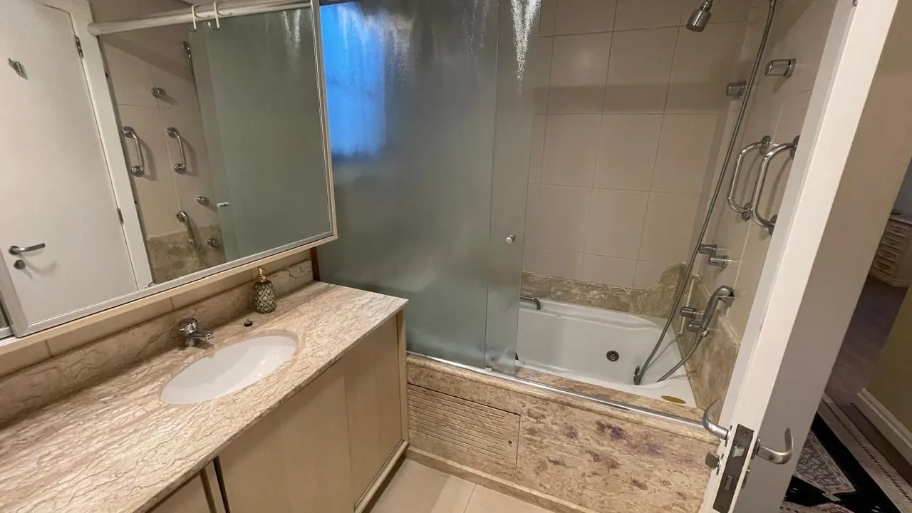 Imagem Casa de Condomínio em Chácara das Pedras
