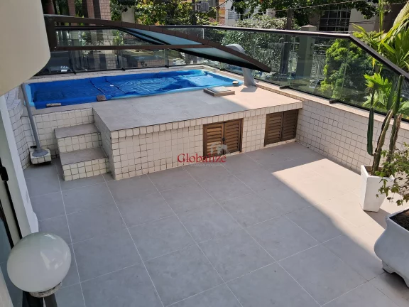 Foto do imóvel Casa Sobreposta Alta em Santos no Embaré com piscina, 3 dormitórios, dependência de empregada, uma suíte a venda por R$ 2.000.000,00
