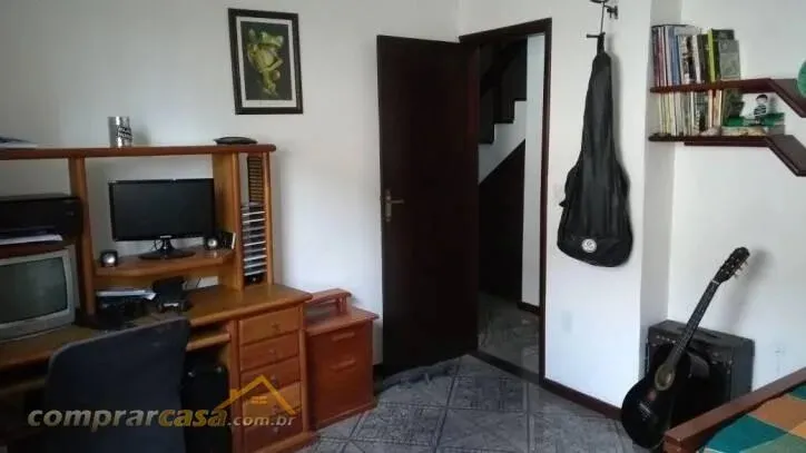 Imagem Casa em Condomínio para Venda em Cabo Frio / RJ no bairro Jardim Flamboyant