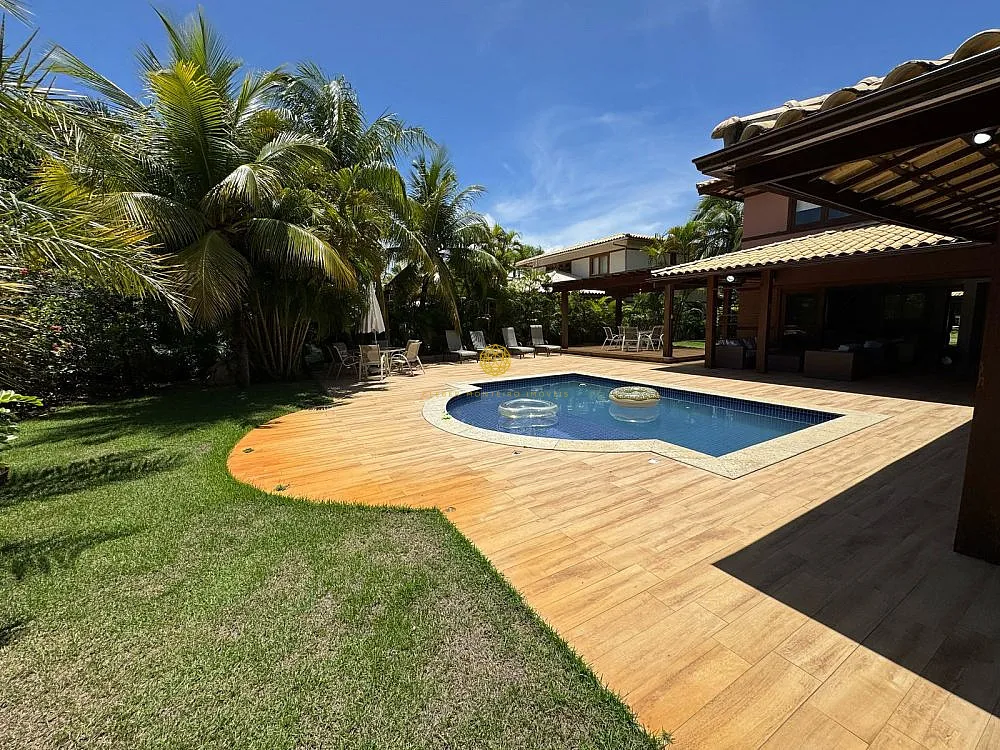 Imagem Casa 4 suítes no Condomínio Casas da Praia do Forte-BA