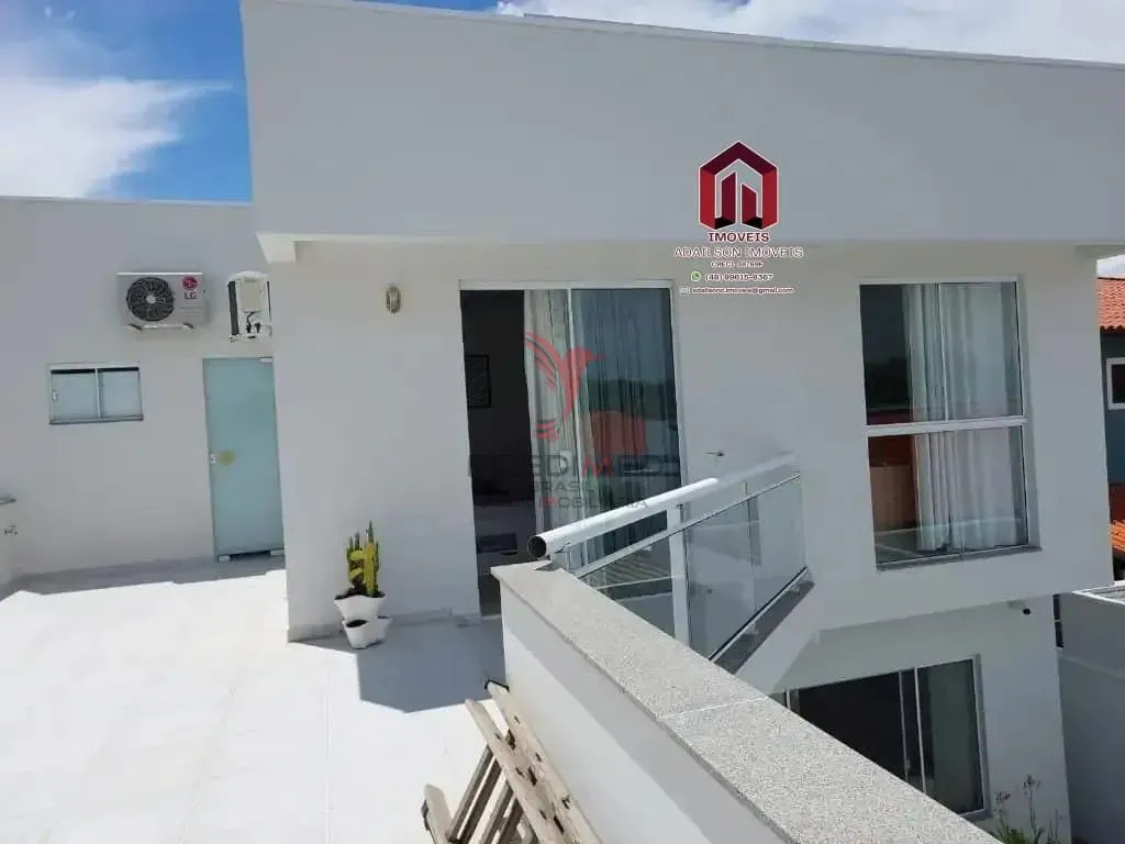 Imagem EXCELENTE CASA COM 4 DORMITORIOS PARA A VENDA - EM FLORIANOPOLIS SC BRASIL