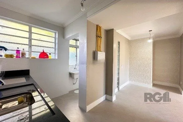 Imagem Vende-se apartaento 2 quartos com suíte e vaga coberta em região privilegiada - 72m² - Mont'Serrat