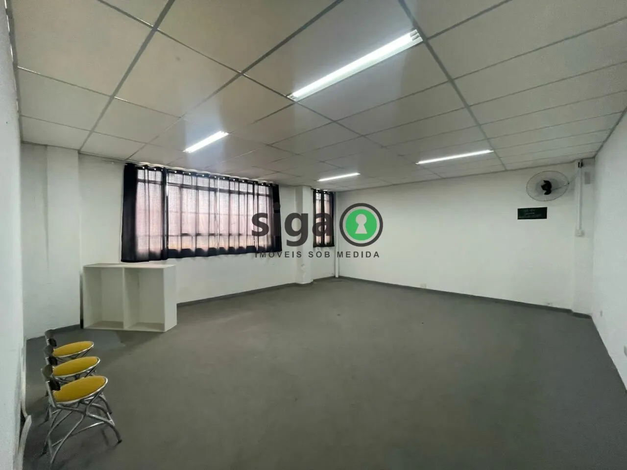 Imagem Galpão/Depósito/Armazém e 4 banheiros à Venda, 830 m²