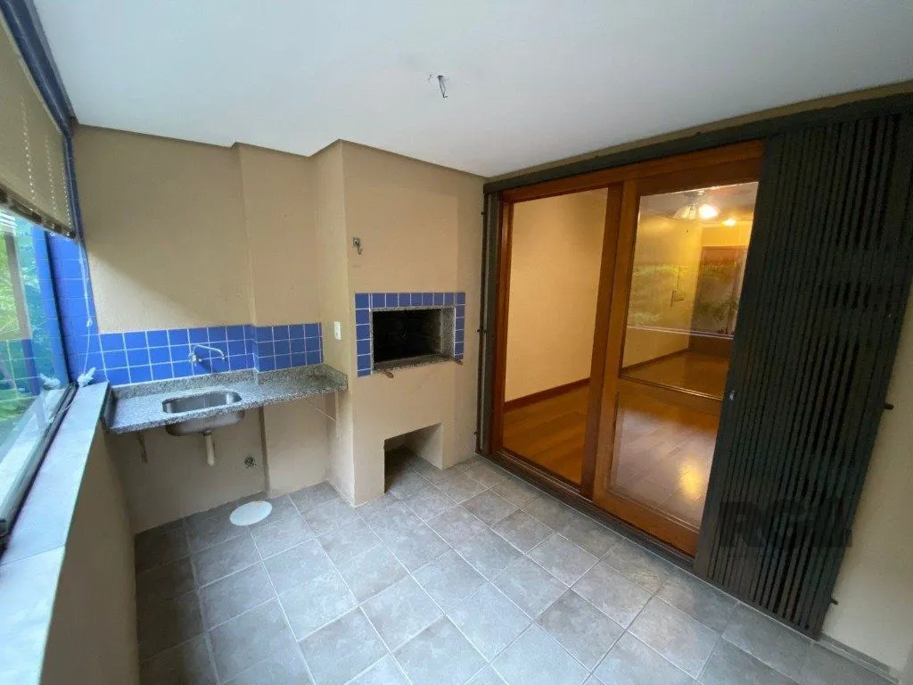 Imagem Amplo apartamento de 2 dormitórios no Petrópolis