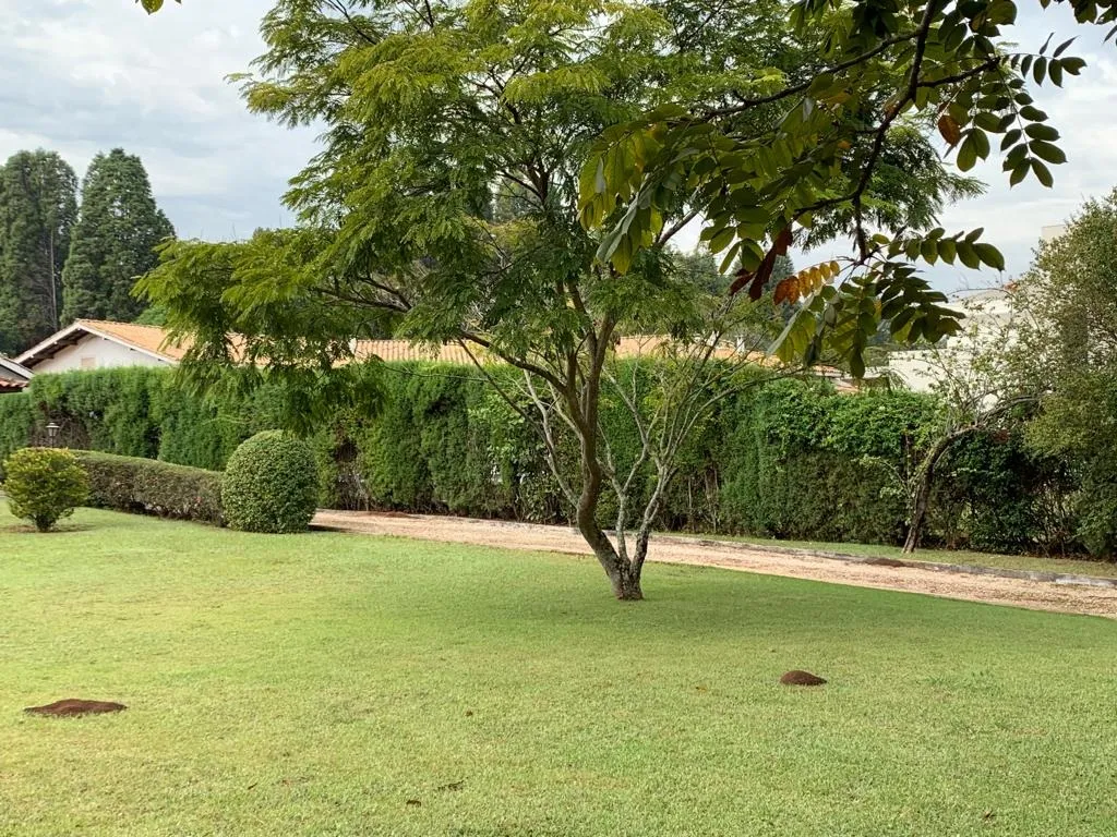 Imagem Venha se encantar com esta belíssima Casa de Campo localizada em um Condomínio Fechado!