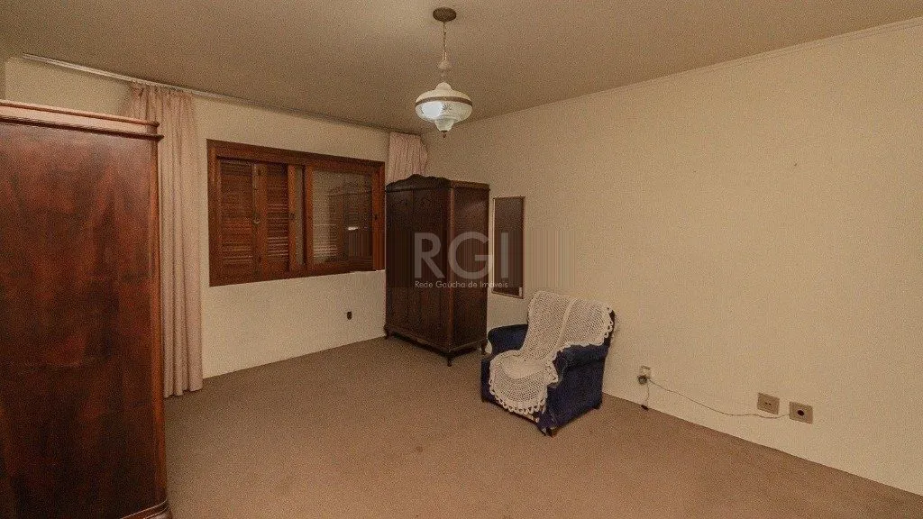 Imagem Casa para Venda - 300m², 3 dormitórios, sendo 1 suites, 4 vagas - Chácara das Pedras