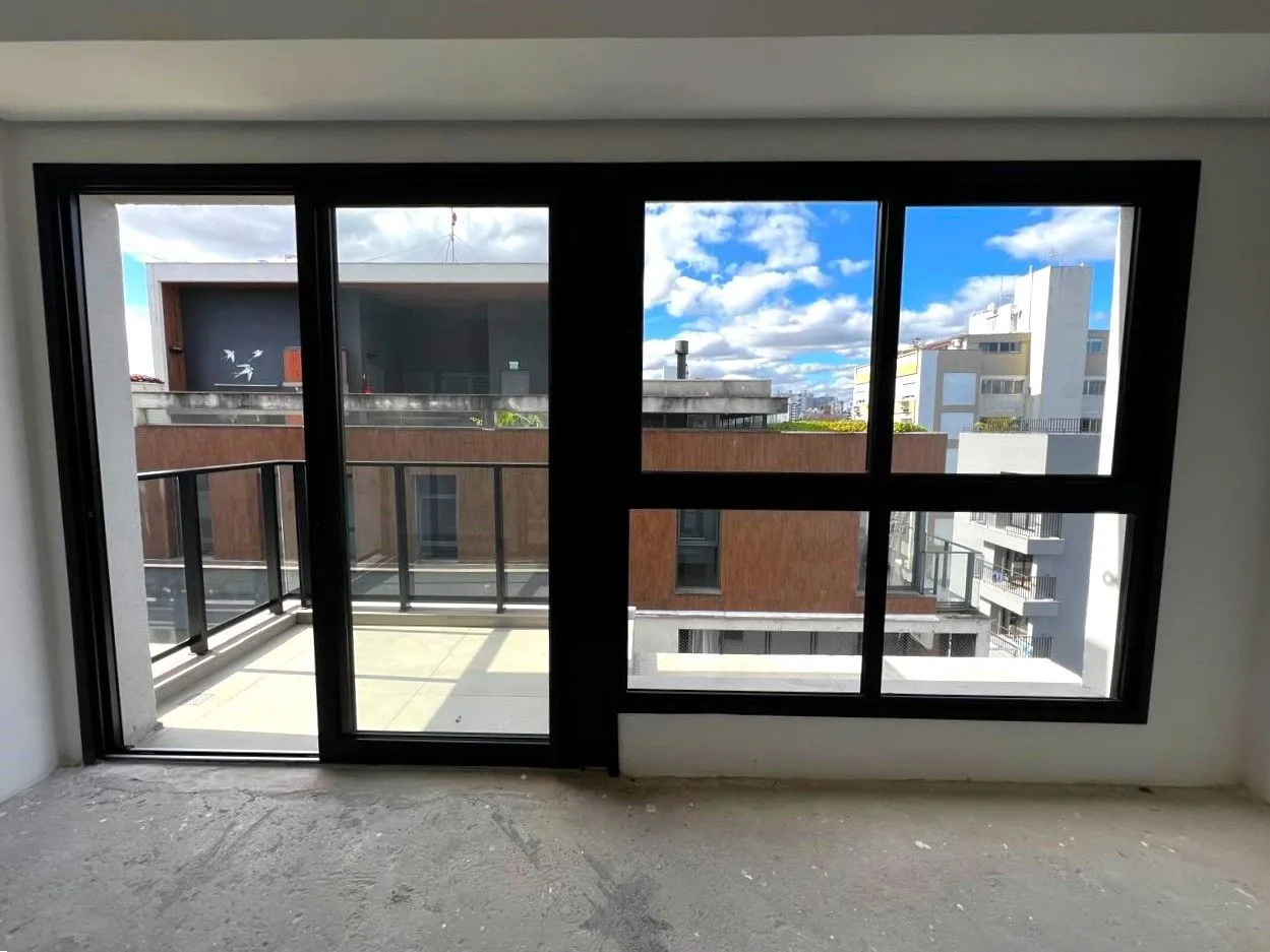 Imagem Excelente apartamento 2 dormitórios com sacada e vaga coberta no Petrópolis