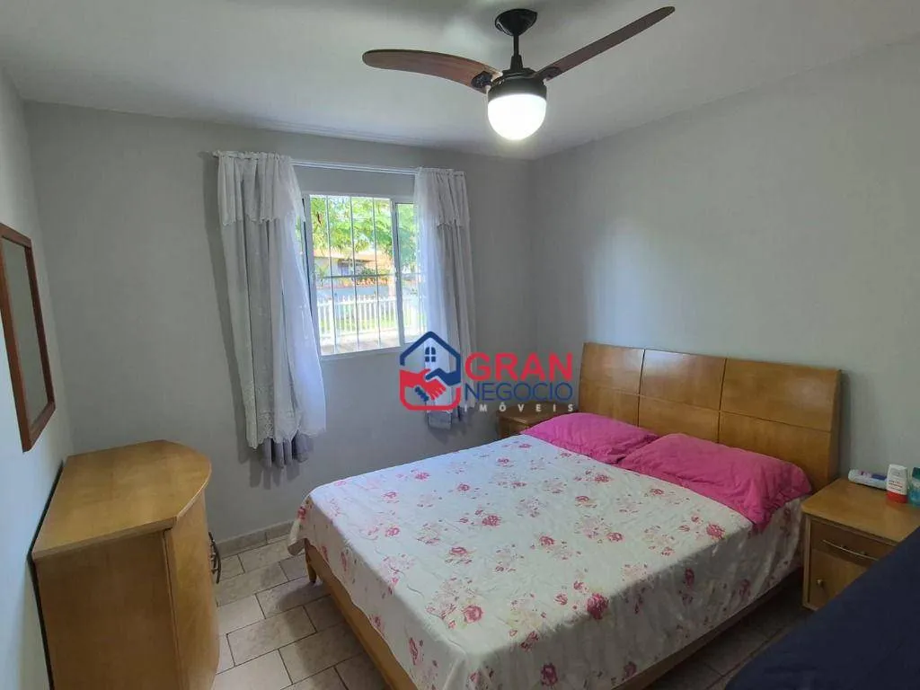 Imagem Casa Amplo Quintal em Pontal do Sul