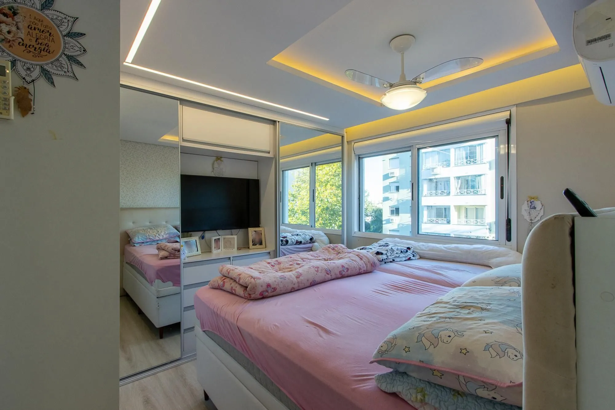Imagem Apartamento com 2 dormitórios no bairro Cavalhada