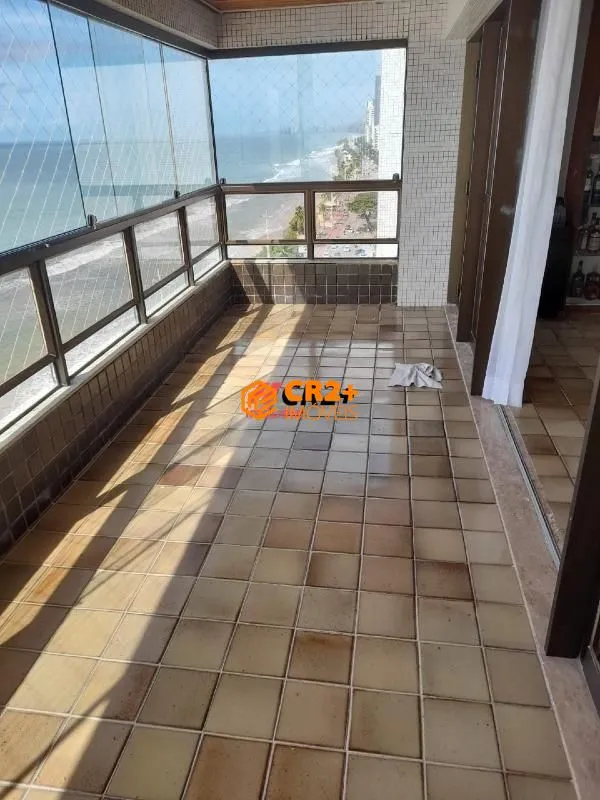 Imagem Cobertura a Venda com 5 Quartos, 3 suítes e Piscina com 460m² em Boa Viagem em R