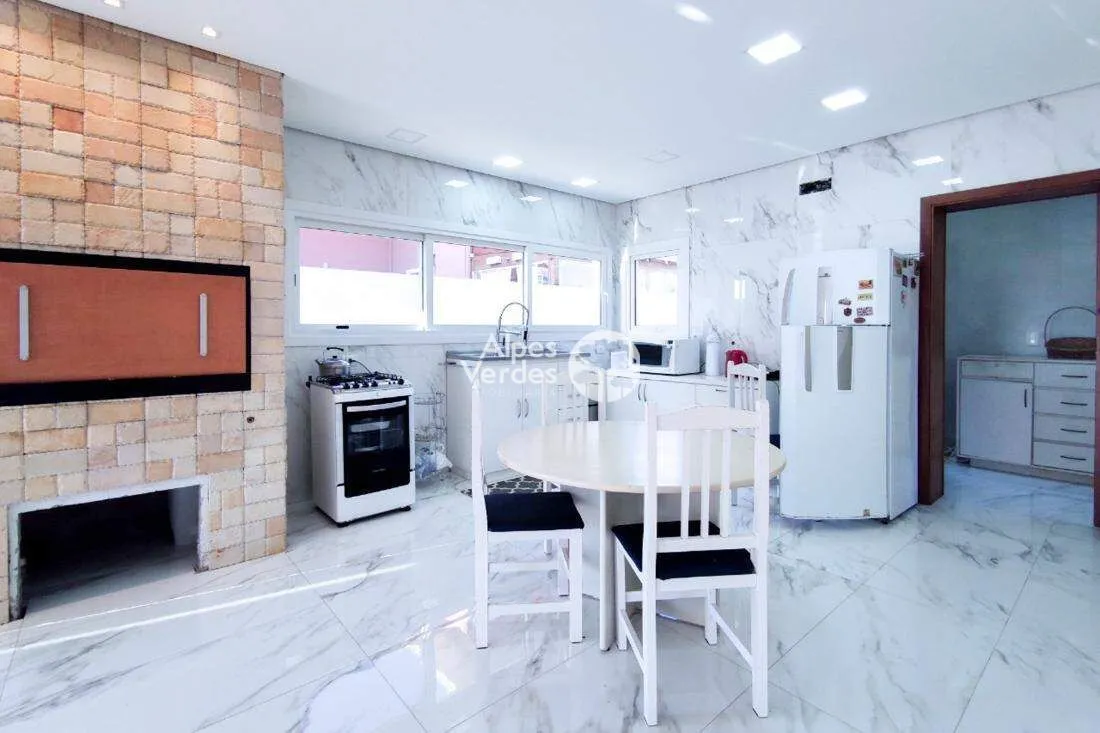 Imagem Vende - se Casa em Gramado, com 03 dormitórios