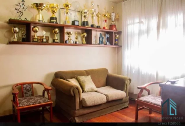 Imagem Sobrado 04 suítes, 04 vagas, em ótima localização no Bom Retiro Curitiba PR