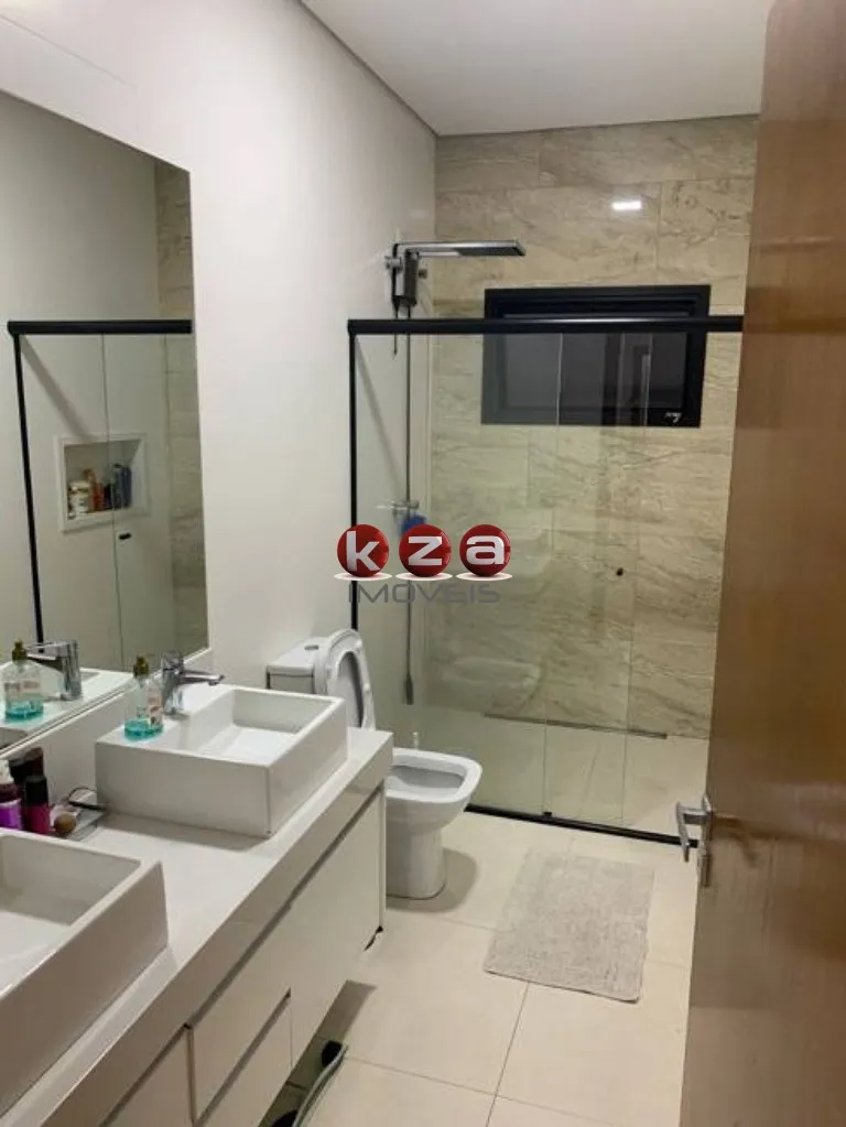 Imagem Casa para venda no Condomínio Portal do Jequitibá em Valinhos-SP: 3 quartos, 3 suítes, 1 sala, 4 banheiros, 2 vagas de garagem, 180 m².