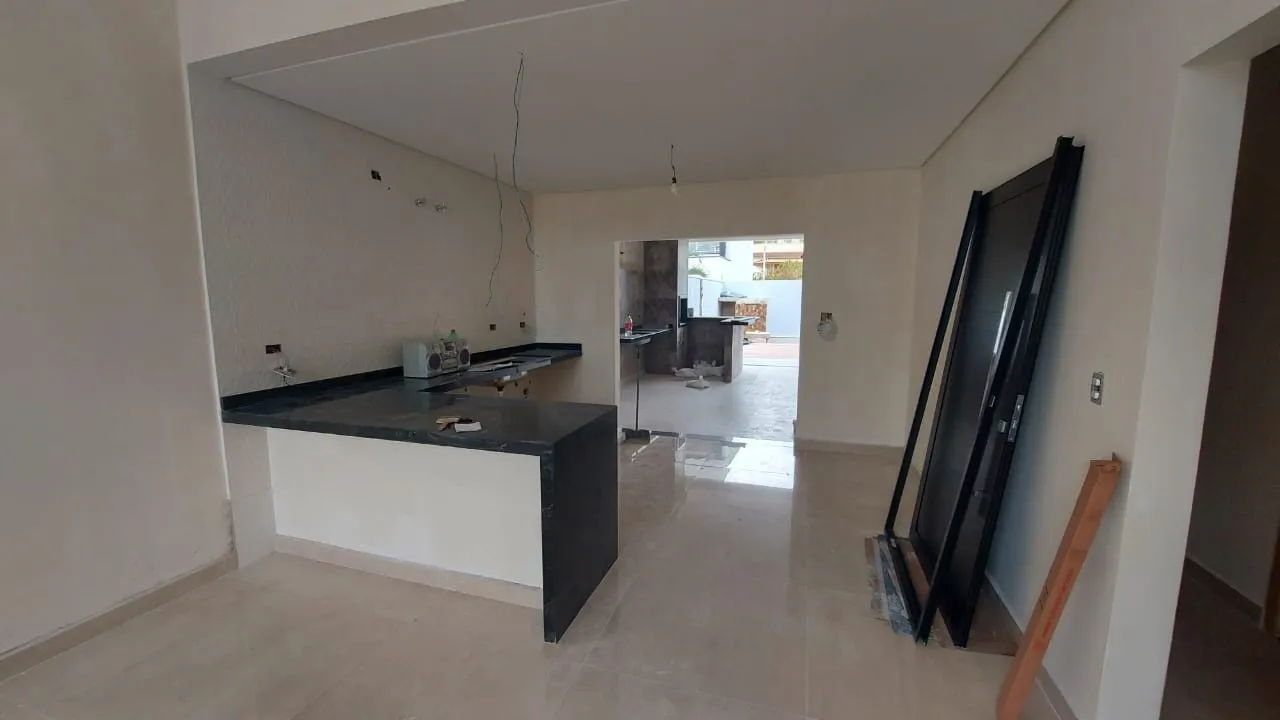 Imagem Casa à venda 3 Quartos, 1 Suite, 2 Vagas, 300M², Parque São Cristóvão, Taubaté - SP