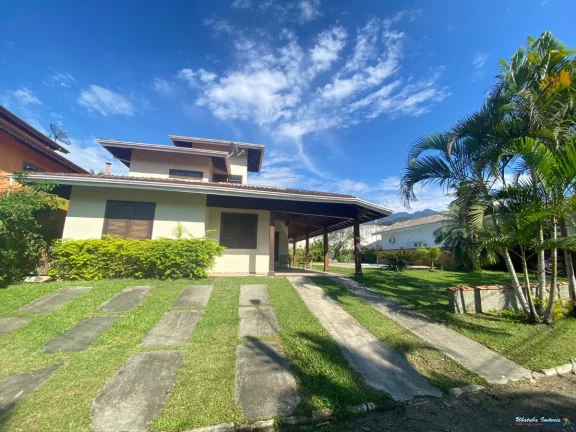 Foto do imóvel Casa Condomínio fechado com piscina - Bairro Horto