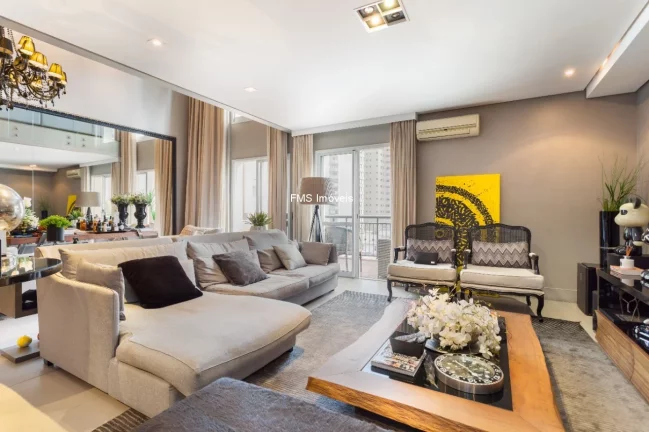 Foto do imóvel Apartamento Duplex á venda em Moema com 2 Suítes, 2 Vagas, 163m²