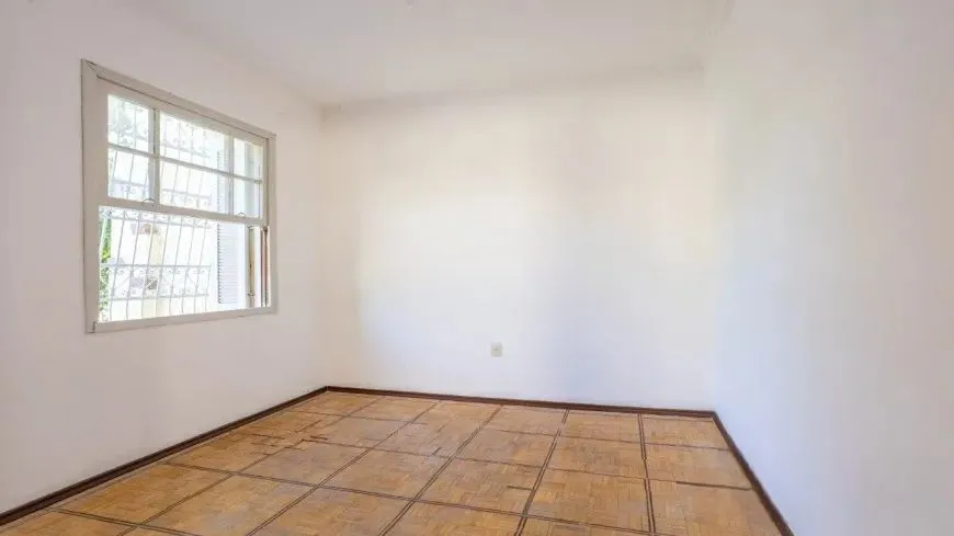 Imagem Casa Ampla com Pátio e Excelente Localização no Petrópolis