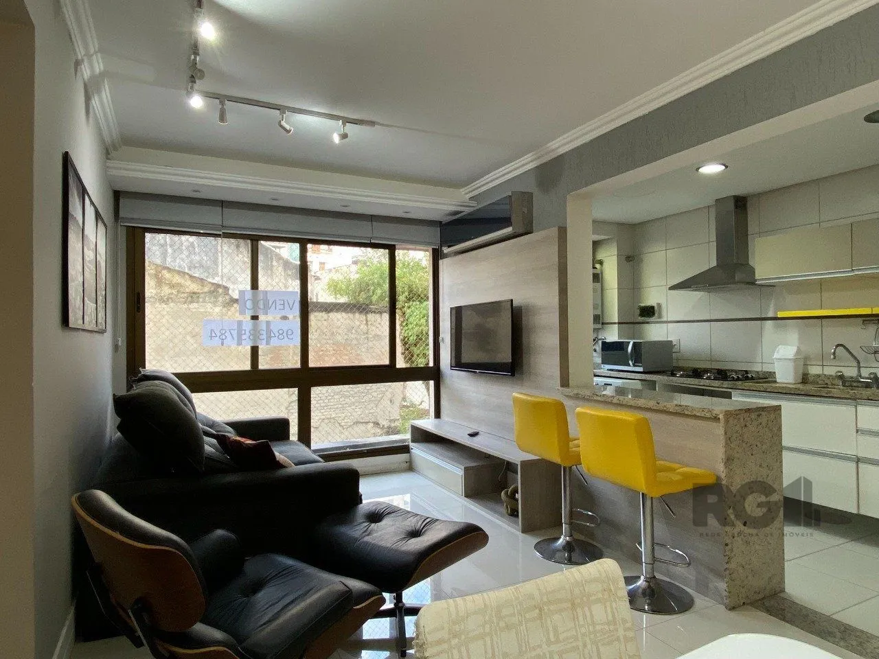 Imagem APARTAMENTO MOBILIADO DE 2 DORMITÓRIOS - CENTRO HISTÓRICO