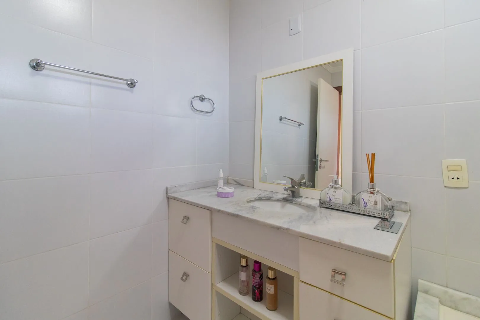 Imagem Casa para Venda - 410m², 3 dormitórios, sendo 3 suites, 2 vagas - Ipanema