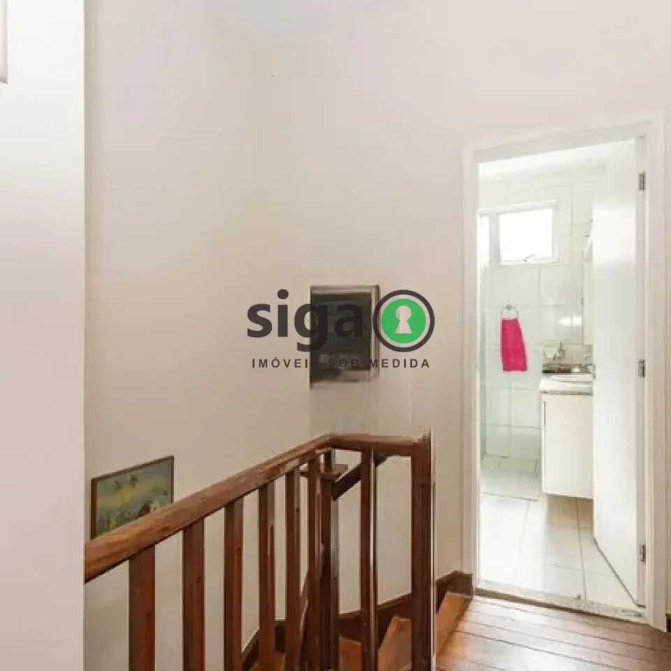 Imagem Casa na Vila Mariana com varanda e localização estratégica perto do metrô.