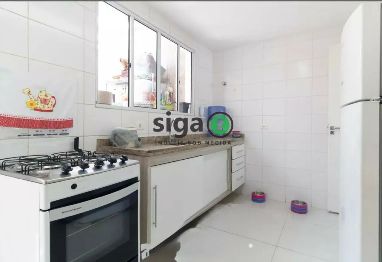Imagem Casa em Condomínio com Suíte e 2 Vagas em Ambiente Exclusivo.