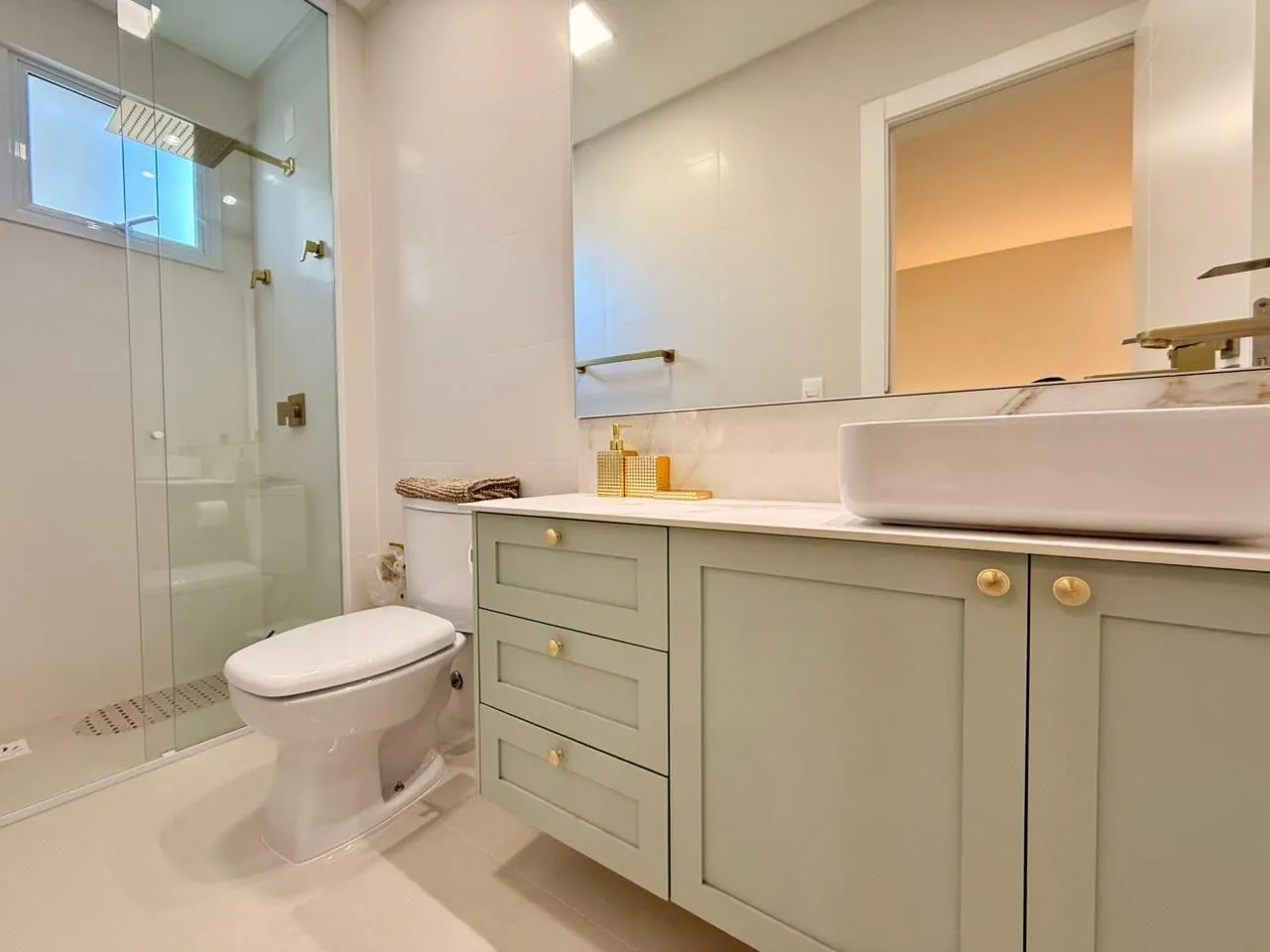 Imagem Apartamento com vista para o mar à venda com 179.5m2 por R$ 4.850.000,00