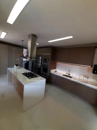 Imagem CASAL IMÓVEIS VENDE ED CITY BAY LUXUOSO DE 302 M² 4 SUÍTES + 4 VGS 100% MOBILIADO PORTEIRA FECHADA