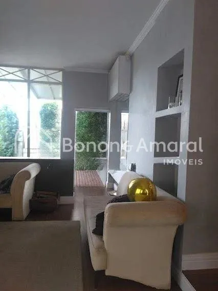 Imagem Casa de Condomínio com 3 Quartos e 4 banheiros à Venda, 262 m² por R$ 1.350.000