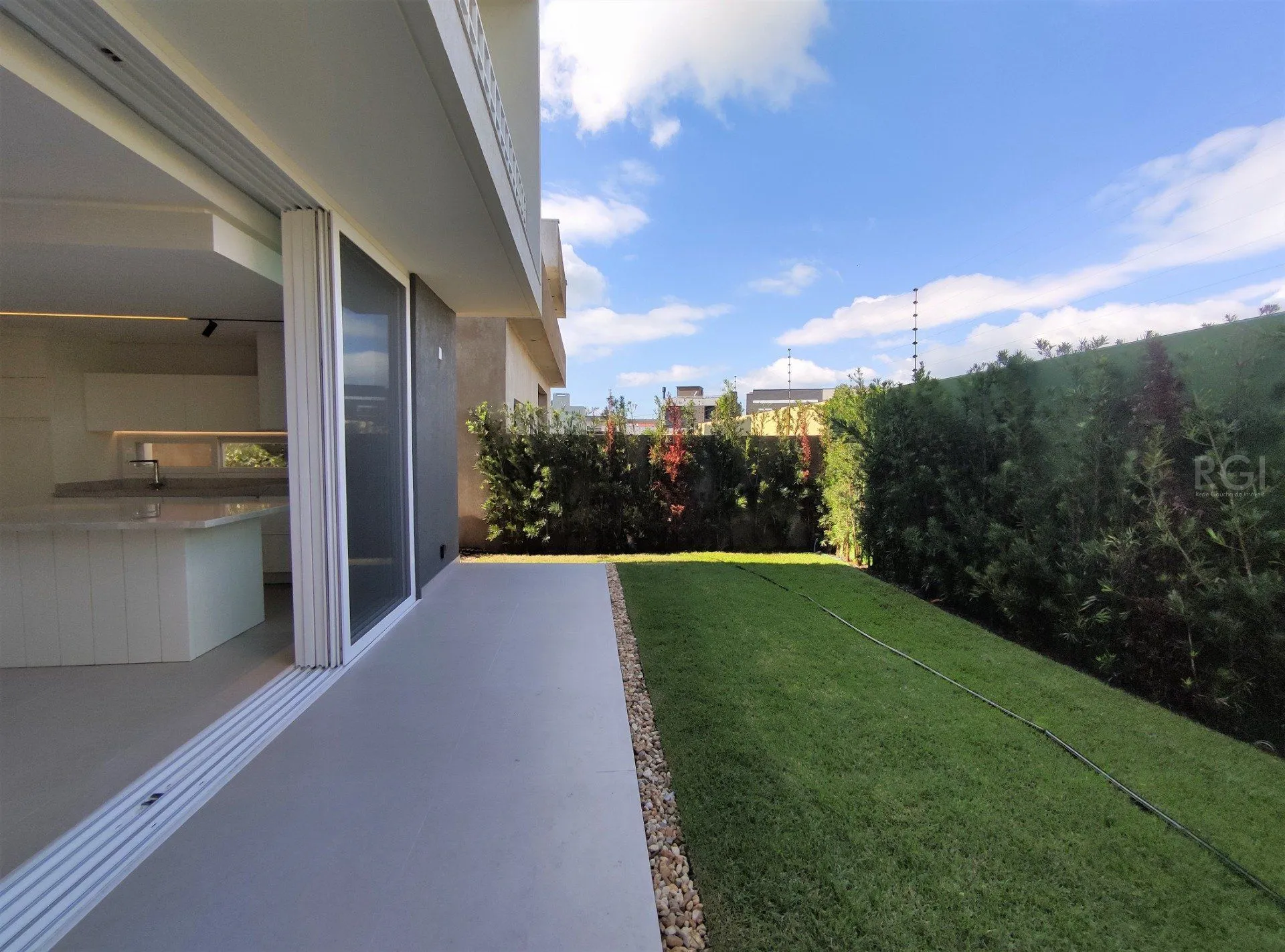 Imagem Casa de Condomínio em Atlântida Sul