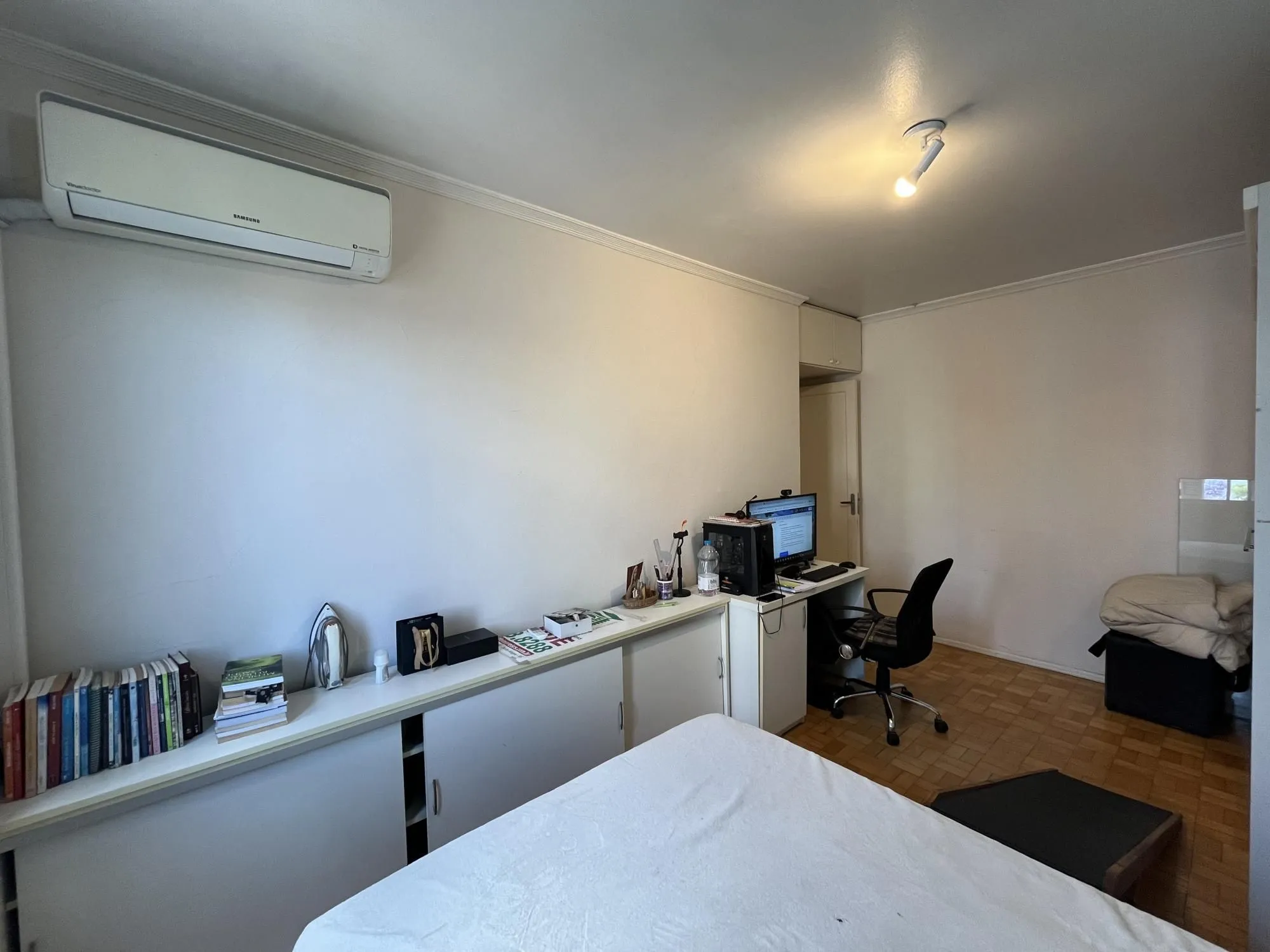 Imagem Apartamento de 2 quartos no bairro Cidade Baixa em Porto Alegre