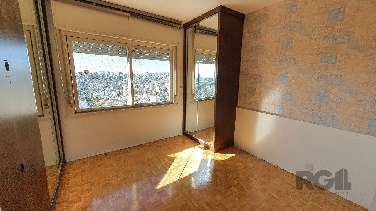 Imagem Apartamento com 4 quartos, vaga de garagem, no bairro Moinhos de Vento, Poa/RS