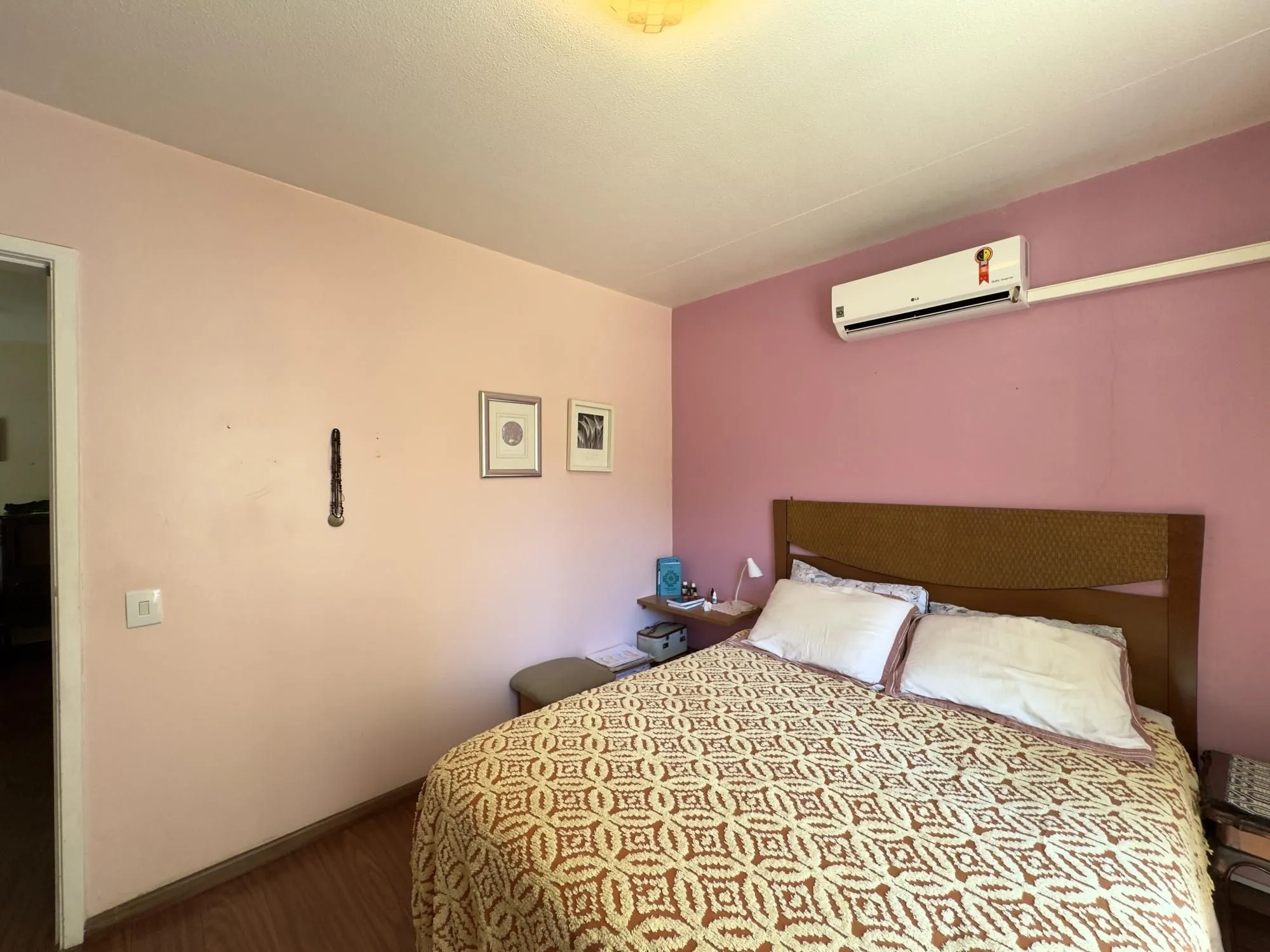 Imagem Apartamento 2 dormitórios com sacada e vaga de garagem próximo à PUCRS
