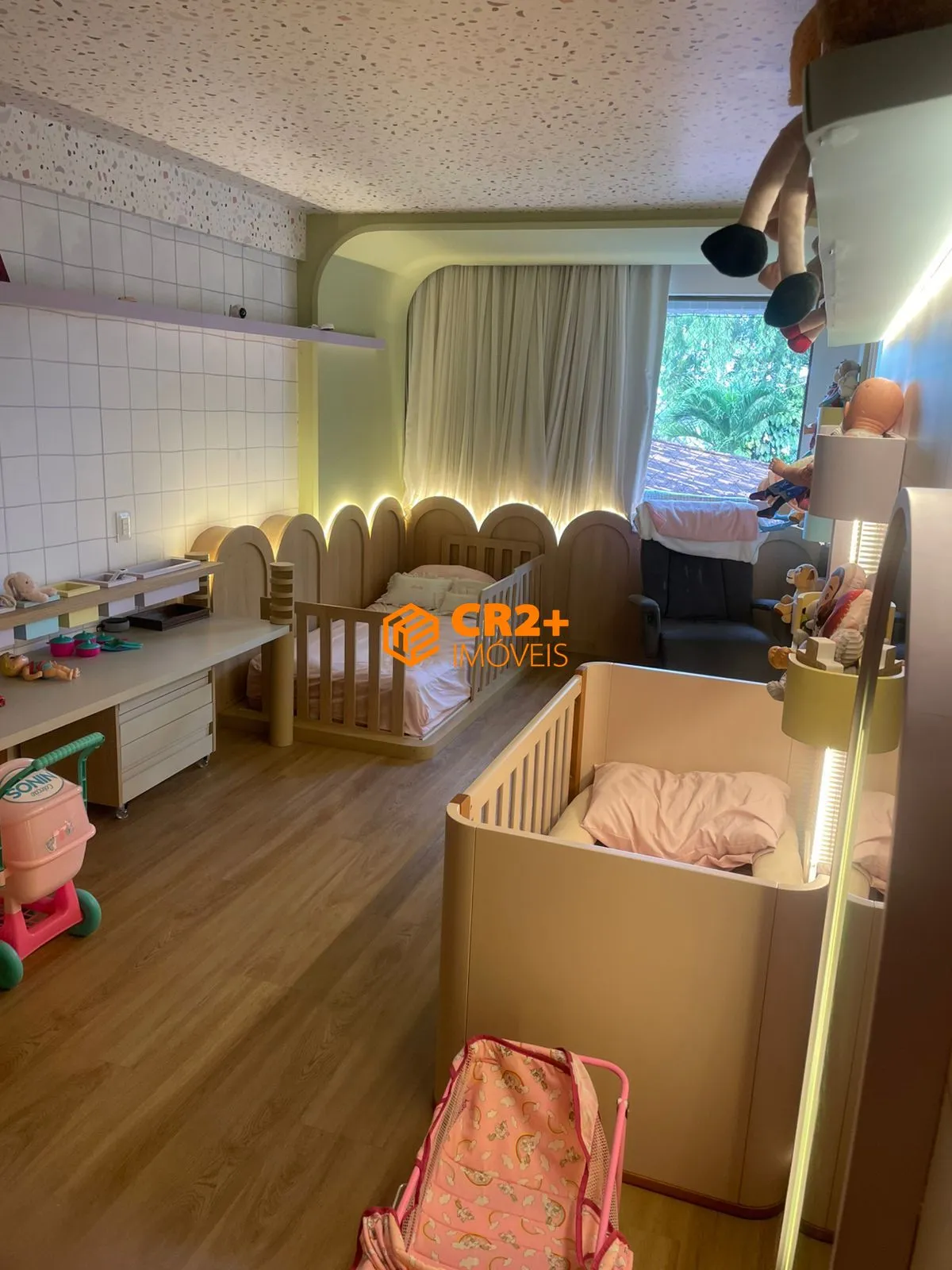 Imagem Vendo apartamento de luxo no Francisco Brenand - 4 suítes , 4 vagas, 200m²