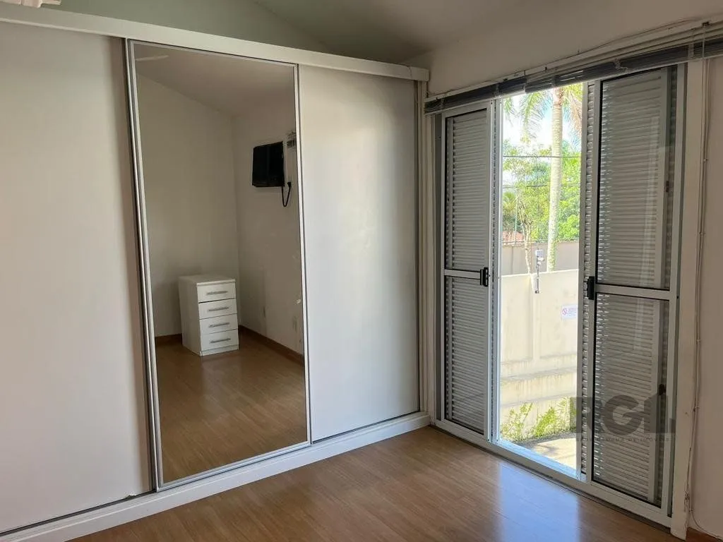 Imagem Casa Condominio para Venda - 70m², 2 dormitórios, sendo 1 suites, 2 vagas - Cavalhada