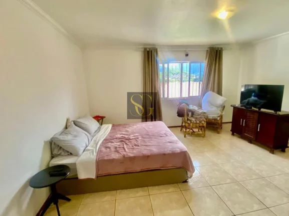 Imagem Casa para Venda em Teresópolis, Araras, 3 dormitórios, 2 suítes, 3 banheiros, 2 vagas