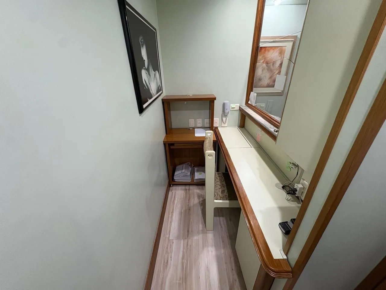 Imagem Sala comercial no bairro Três figueiras