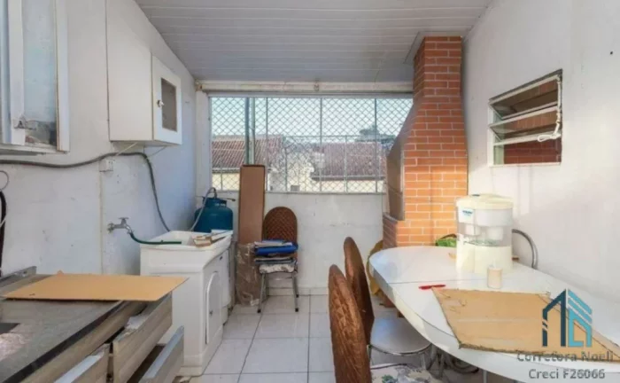 Imagem Sobrado em condomínio, 04 quartos c/suíte no Xaxim em Curitiba PR