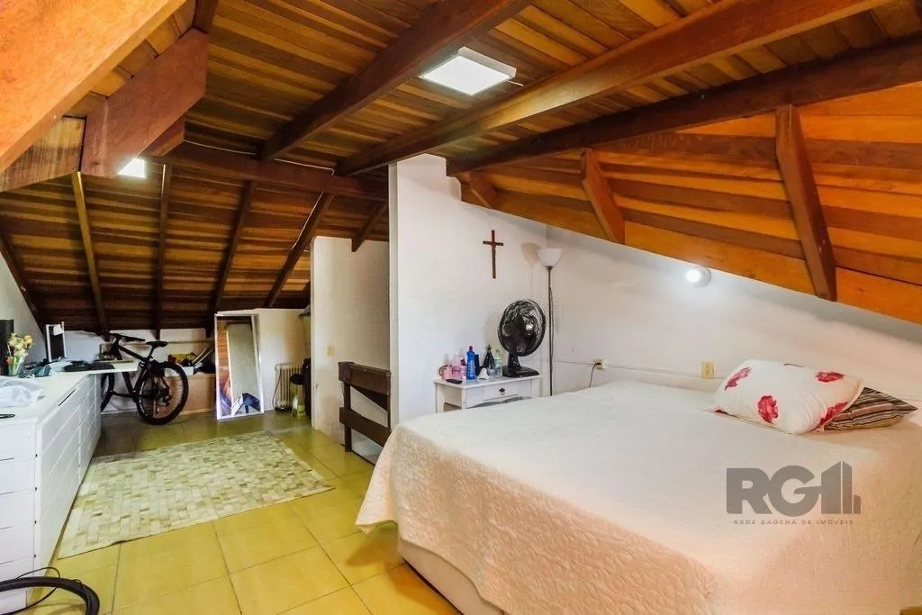 Imagem Casa de 117m² - 3 dormitórios e 1 vaga no bairro Hípica