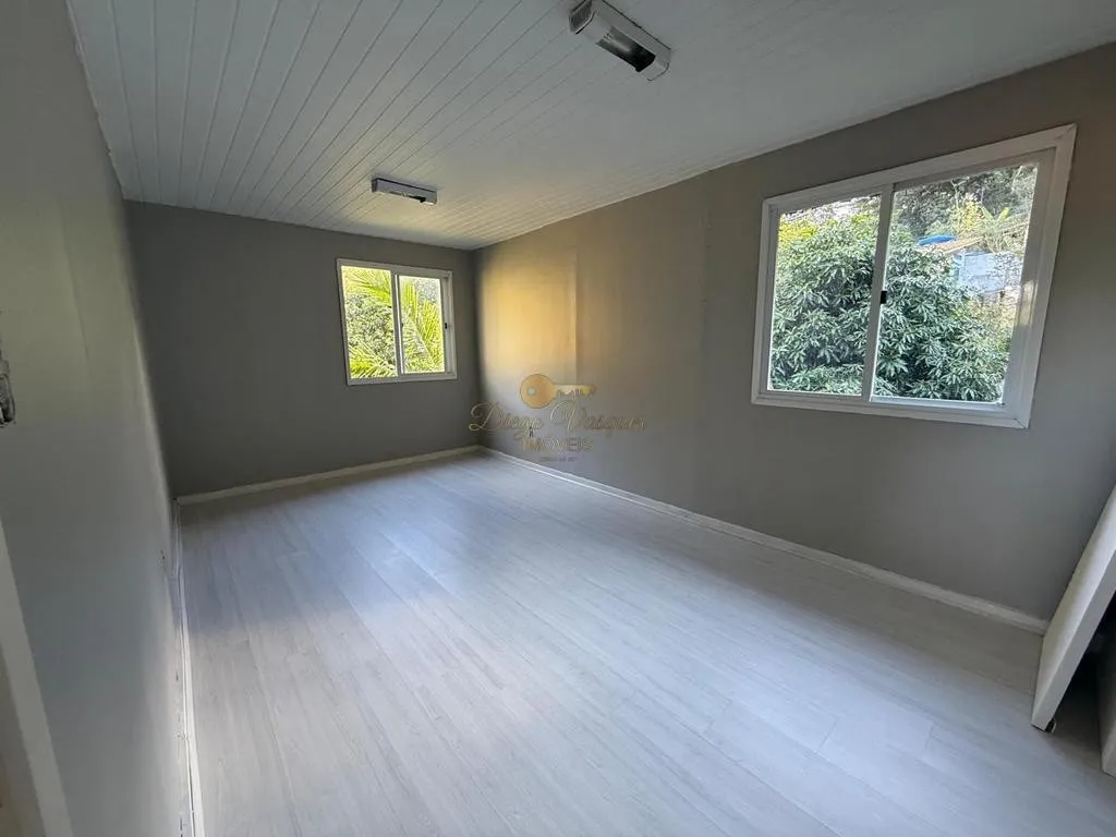 Imagem Casa em Condomínio para Venda em Teresópolis / RJ no bairro Albuquerque