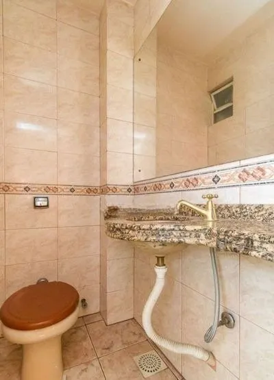 Imagem Apartamento no bairro Floresta de 2 dormitórios dependência e vaga DESOCUPADO