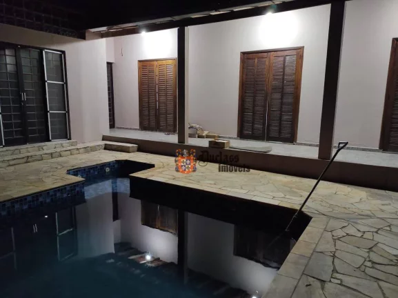 Imagem Chácara em Jundiaí, com ampla casa, escritório, galpão, área de lazer, piscina, bosque.
