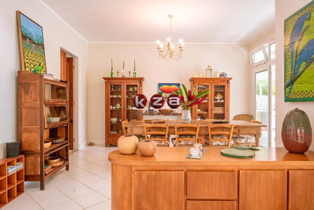 Imagem Luxuosa casa à venda no Condomínio Costa Verde, na Praia de Tabatinga, Caraguatatuba-SP, 5 suítes, 2 salas, , 344m². Venha conferir!