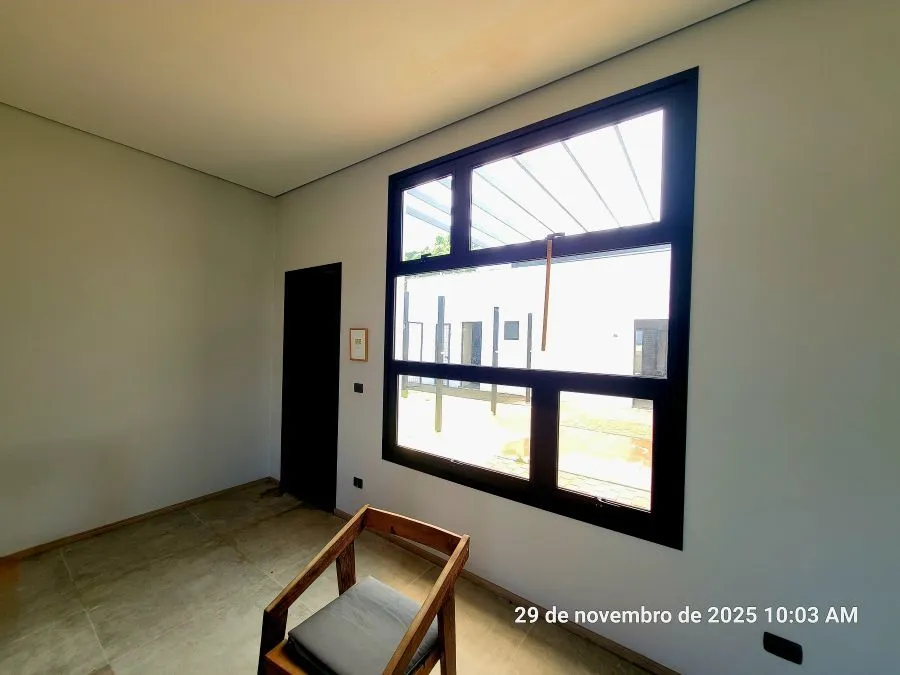 Imagem Casa recém construída em Itu, contendo 03 suítes.