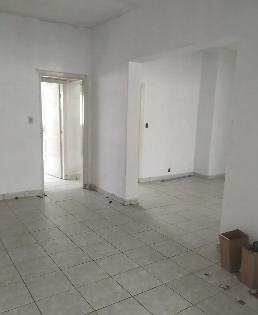 Imagem Prédio Comercial à Venda no Centro de Santo André-SP: 2 Salas, 3 Banheiros, 780m² de Área!