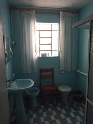 Imagem Casa Antiga com 250 metros e uma Edicila Exlente para Costrutor