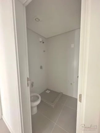 Imagem Apartamento de 2 dormitórios sendo 1 suíte, 1 garagem. Sala de estar e jantar; Sacada com churrasq...