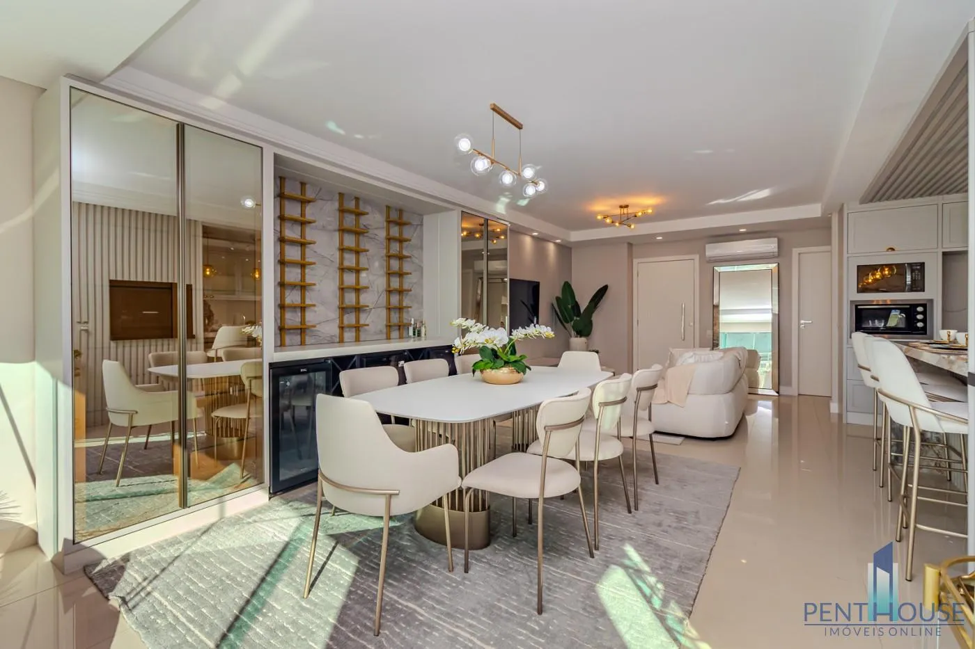 Imagem Apartamento Zona Central para Venda em Balneário Camboriú, CENTRO, 3 dormitórios, 3 suítes, 4 banheiros, 3 vagas